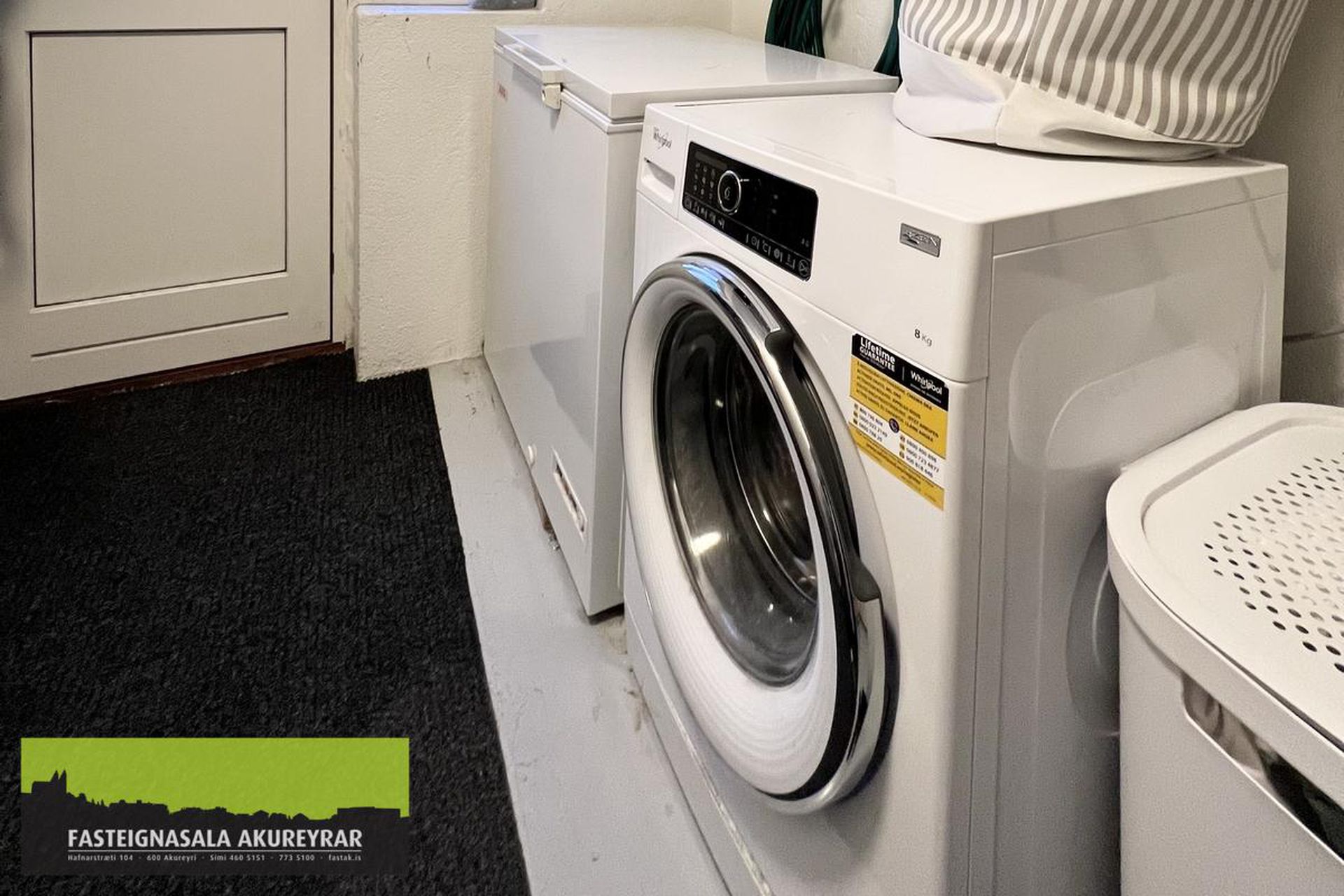 Yigitlar fohishani sikishdi